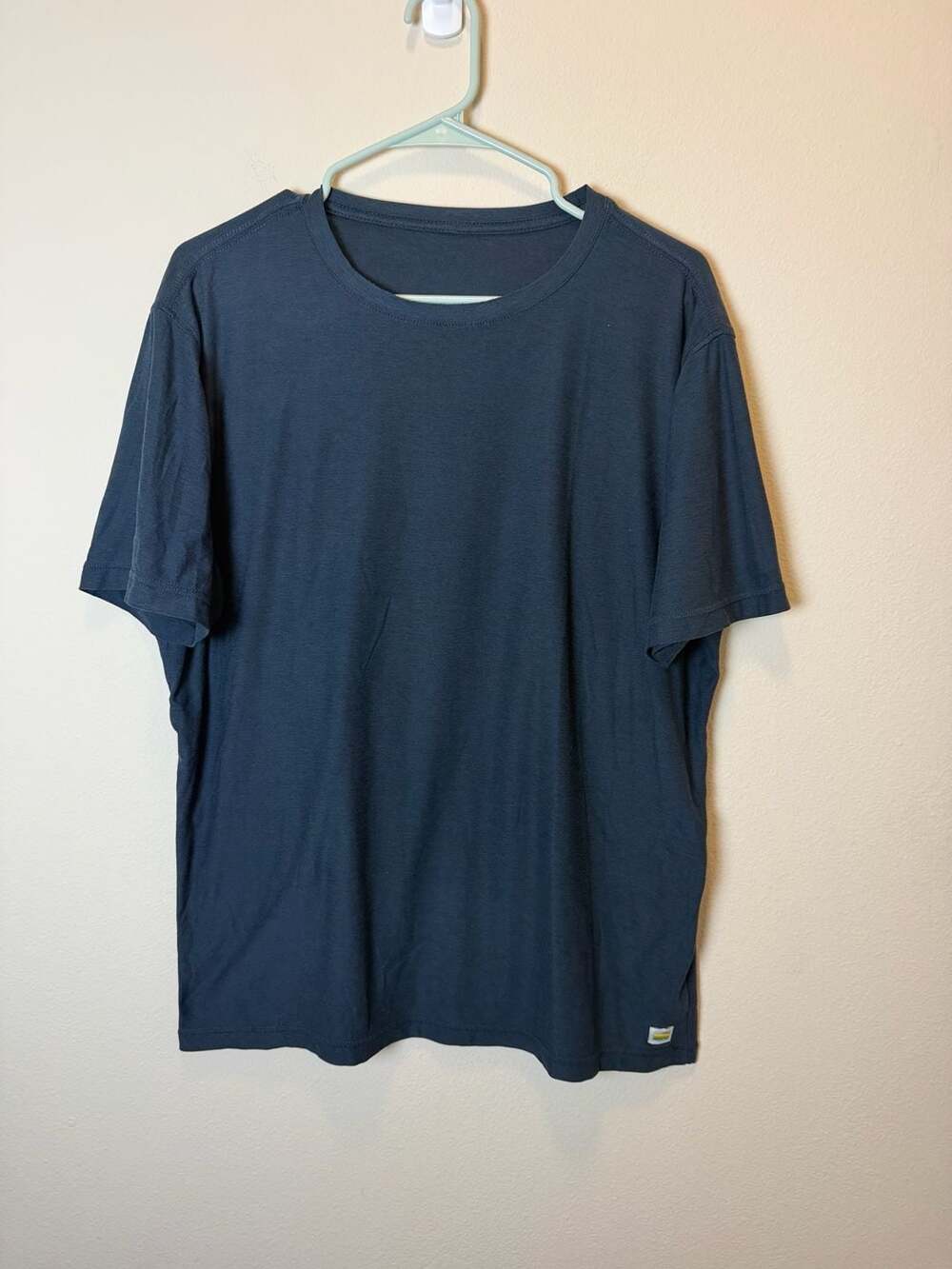 Vuori Men's Navy Blue Activewear Short Sleeve Crewneck T-Shirt